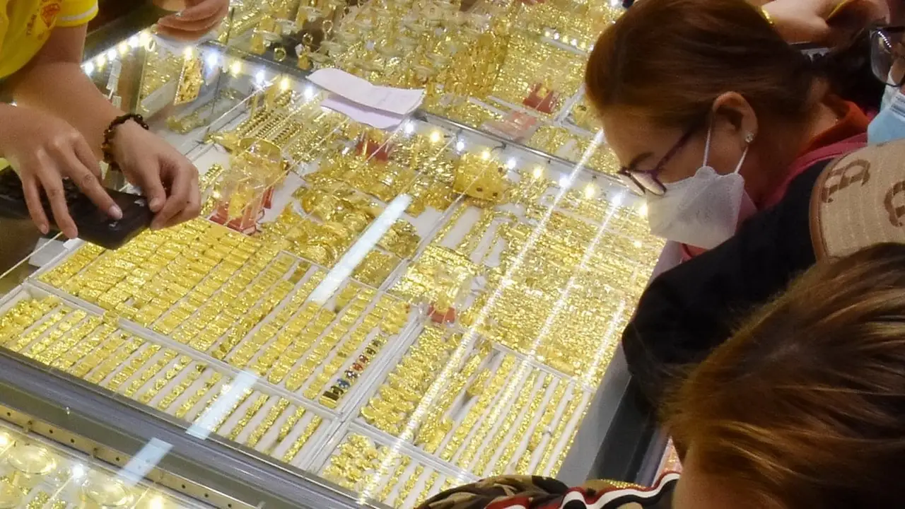 تباين أسعار الذهب لدى شركات SJC وBTMC وPNJ وMi Hong وسط تقلبات عالمية